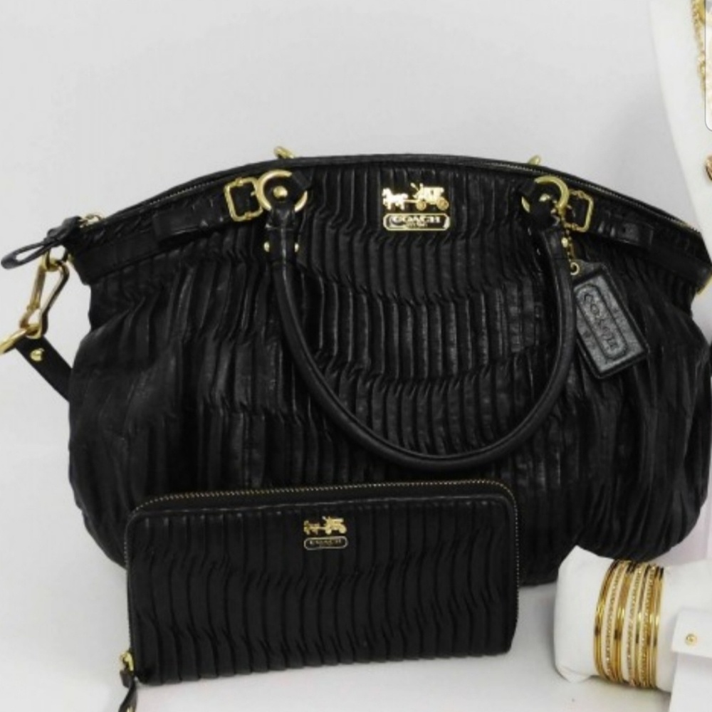 Coach purse and wallet set